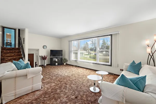 $349,900 | 404 Lucille Avenue, Fox River Grove, IL 60021