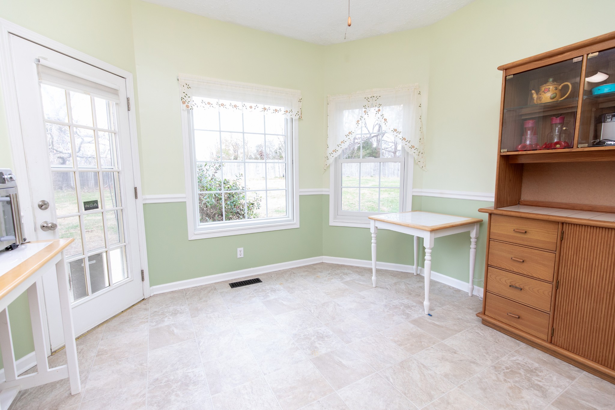 1417 Fairfield Road Westmoreland, TN 37186 - Photo 13 of 47 Lots of natural lighting