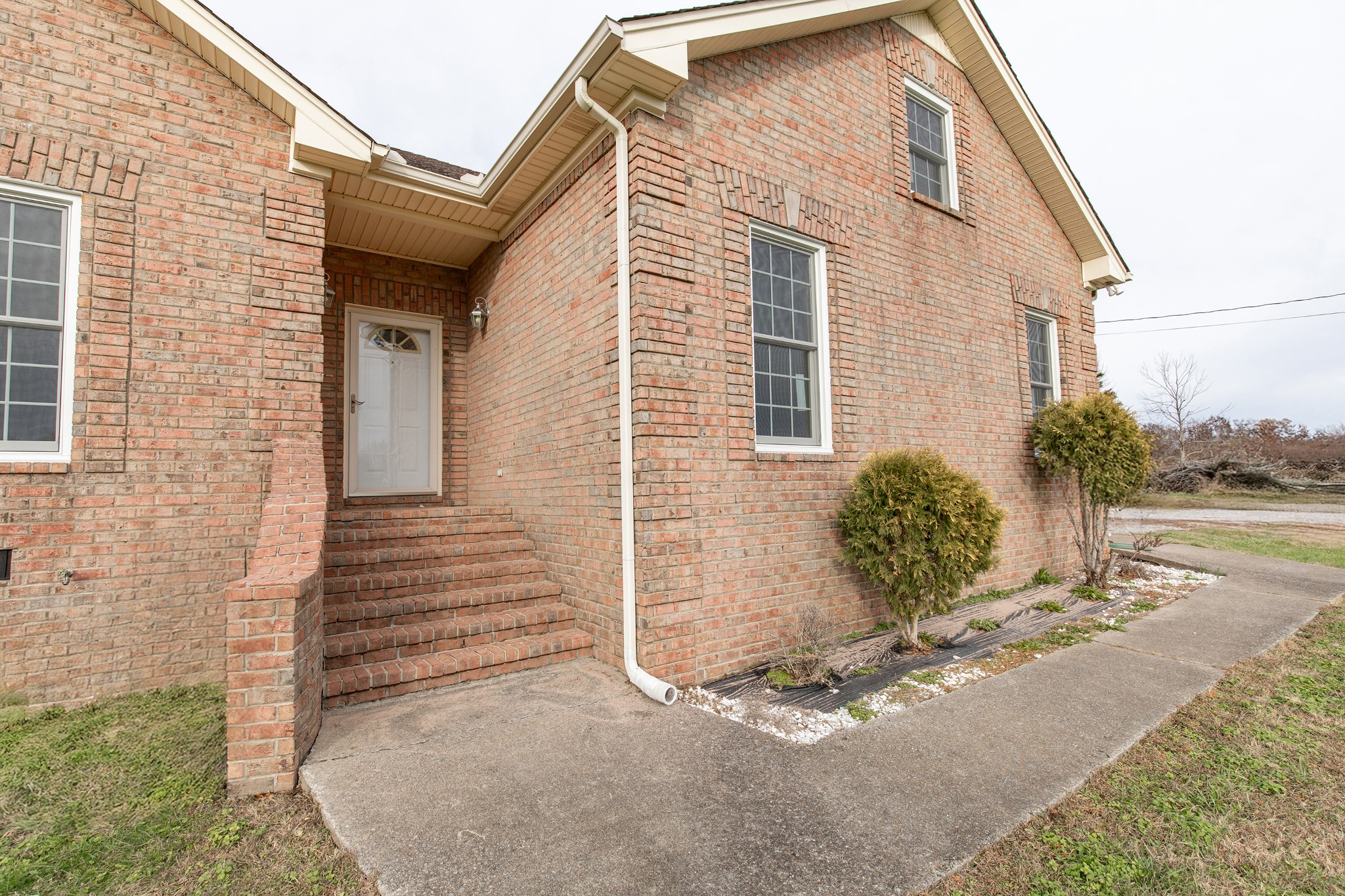 1417 Fairfield Road Westmoreland, TN 37186 - Photo 26 of 47 Upclose shot of the front porch