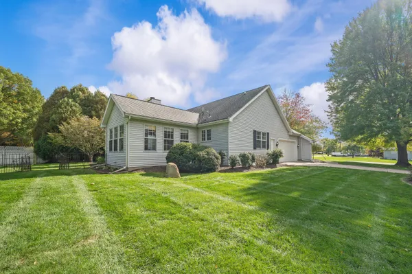 $335,000 | 4747 Woodside Drive, Buchanan, MI 49107