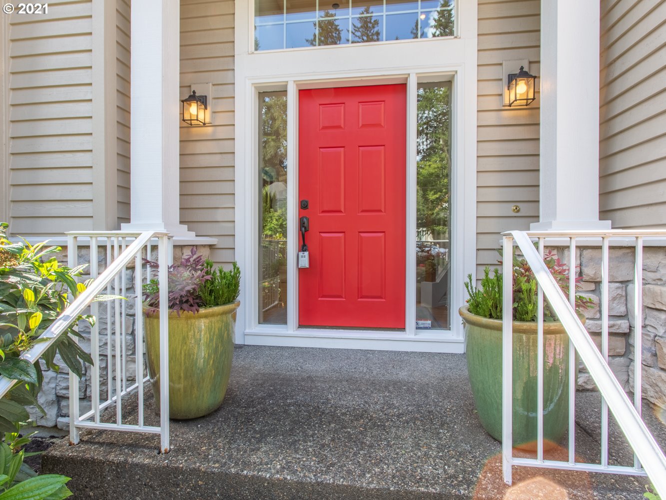 7439 Southwest 64th Place Portland, OR 97219 - Photo 3 of 31 Gallery Image 3