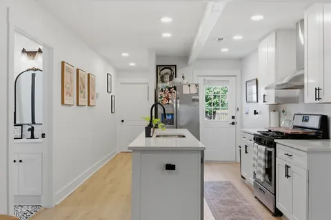 $425,000 | 1812 10th Avenue North, Nashville, TN 37208