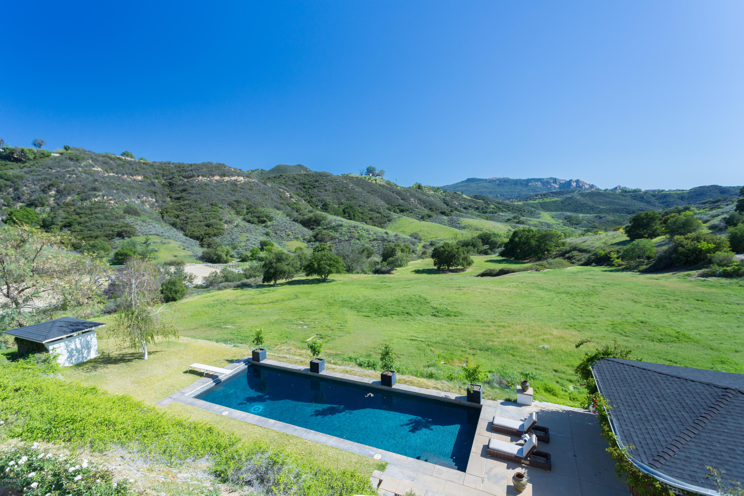 24900 Paseo Del Rancho Road Calabasas, CA 91302 - Photo 33 of 46 a view of a outdoor space with mountain view