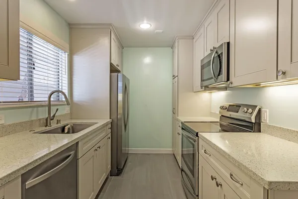 $4,000 | 675 Sharon Park Drive, Unit 223, Menlo Park, CA 94025