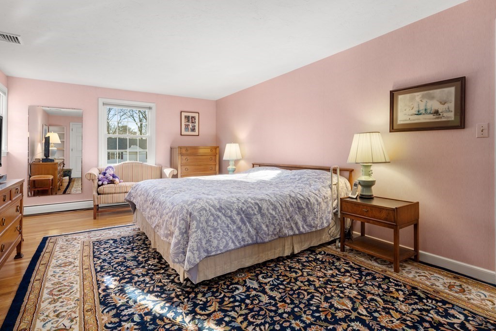 45 Ivy Road Wellesley, MA 02482 - Photo 15 of 25