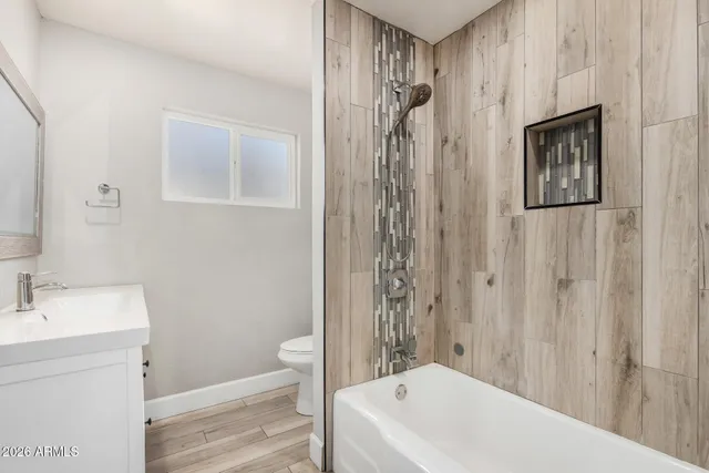 $3,195 | 429 West Flower Street, Phoenix, AZ 85013