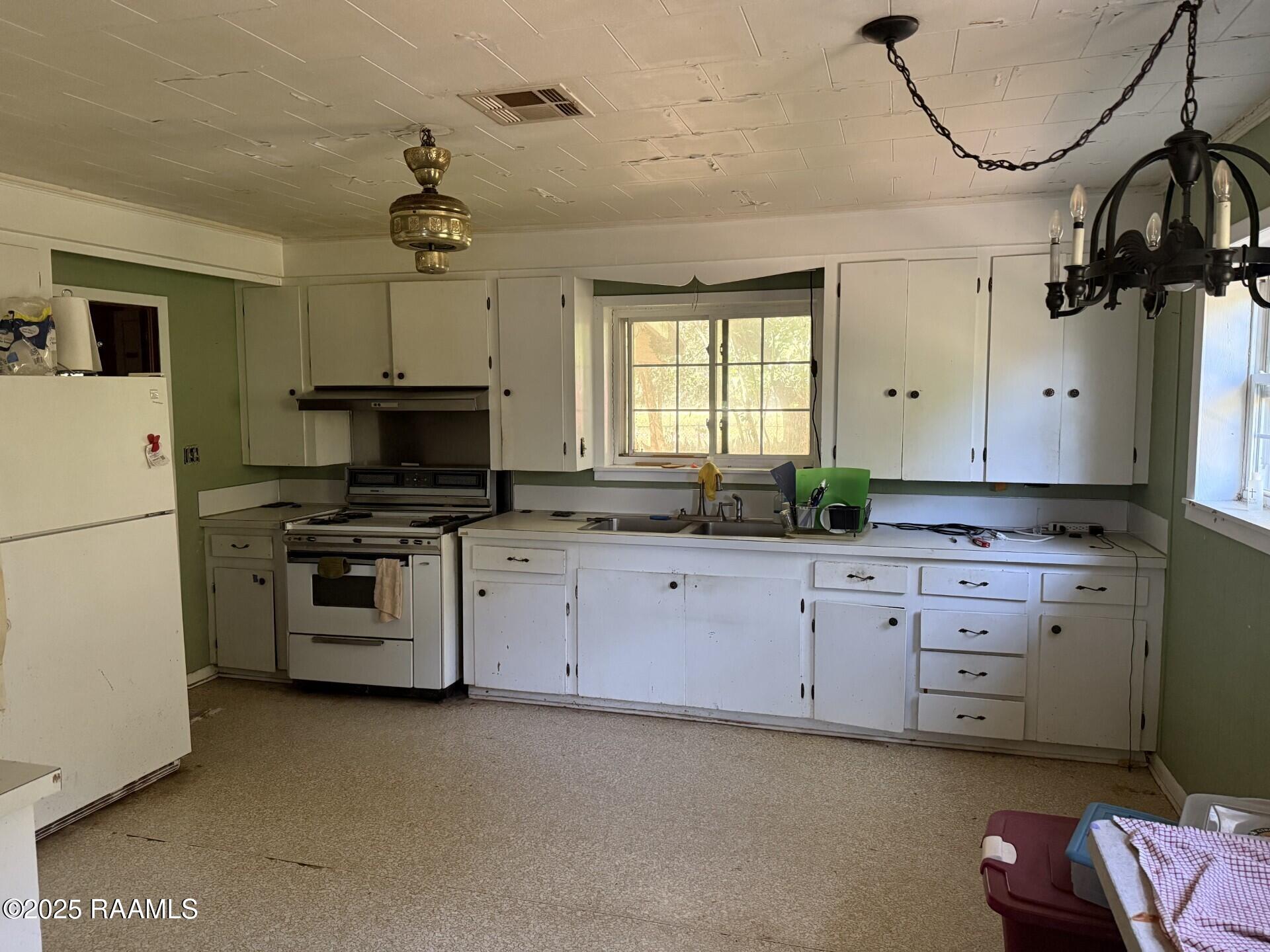 1624 Cousins Road Ville Platte, LA 70586 - Photo 2 of 9 thumbnail_IMG_2249