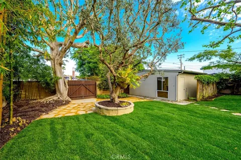 $2,495,000 | 1962 Fullerton Avenue, Costa Mesa, CA 92627
