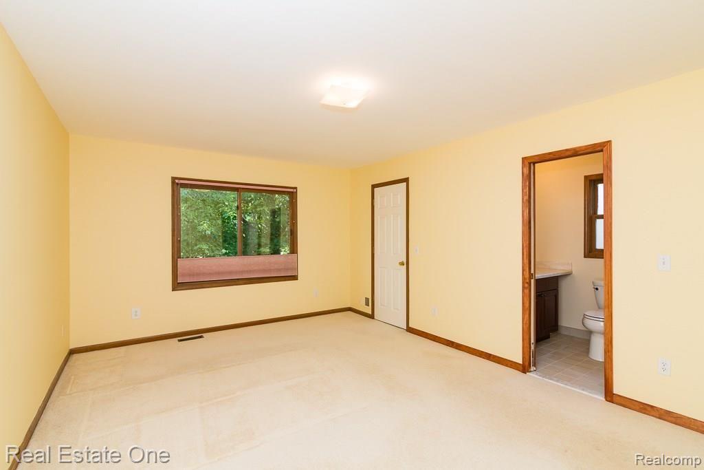 1313 Pembroke Drive Rochester, MI 48307 - Photo 11 of 22