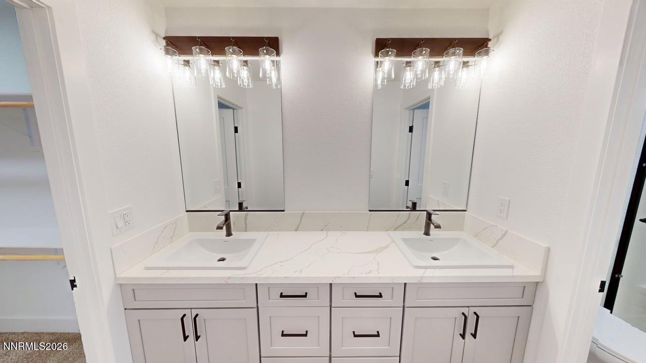 427 Yellow Brick Road Battle Mountain, NV 89820 - Photo 22 of 25 Primary Bathroom