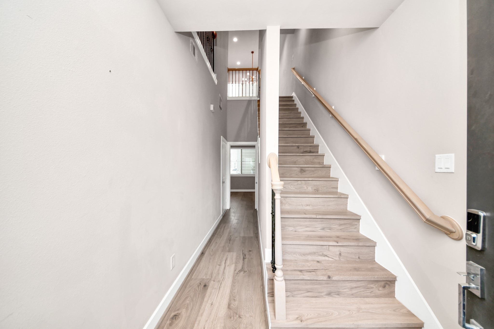 2114 Stuart Street Houston, TX 77004 - Photo 2 of 39 a view of entryway