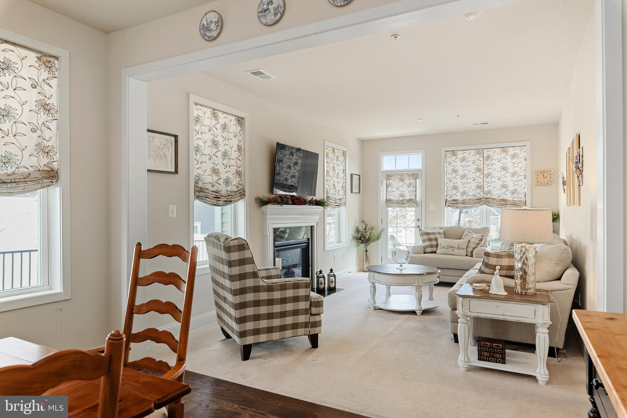 3088 Spring Peeper Court Odenton, MD 21113 - Photo 17 of 65 Living Room