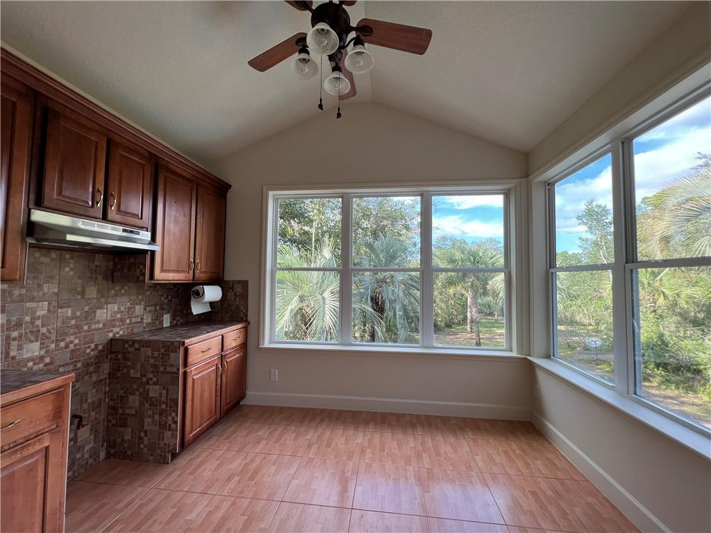 133 Yellow Blf Lane Brunswick, GA 31520 - Photo 8 of 35 2nd floor breakfast/grill room