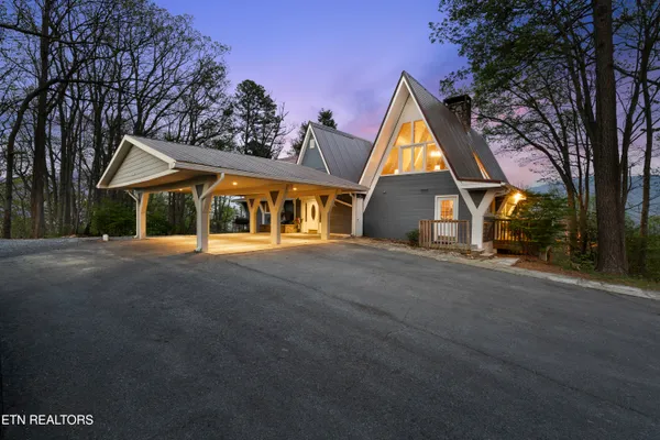 $1,600,000 | 1066 Ski View Drive, Gatlinburg, TN 37738