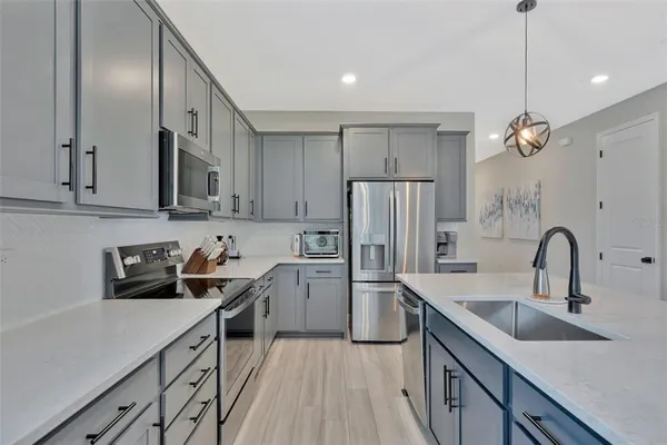 $489,900 | 4071 Southern Vista Loop, St. Cloud, FL 34772