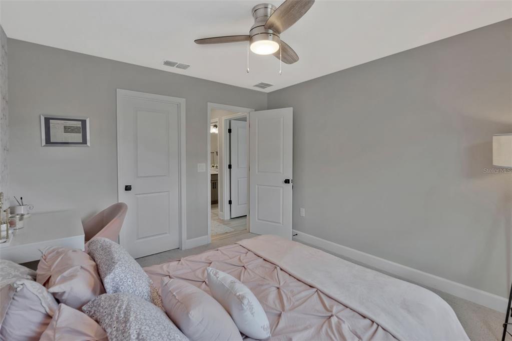 4071 Southern Vista Loop St. Cloud, FL 34772 - Photo 19 of 37