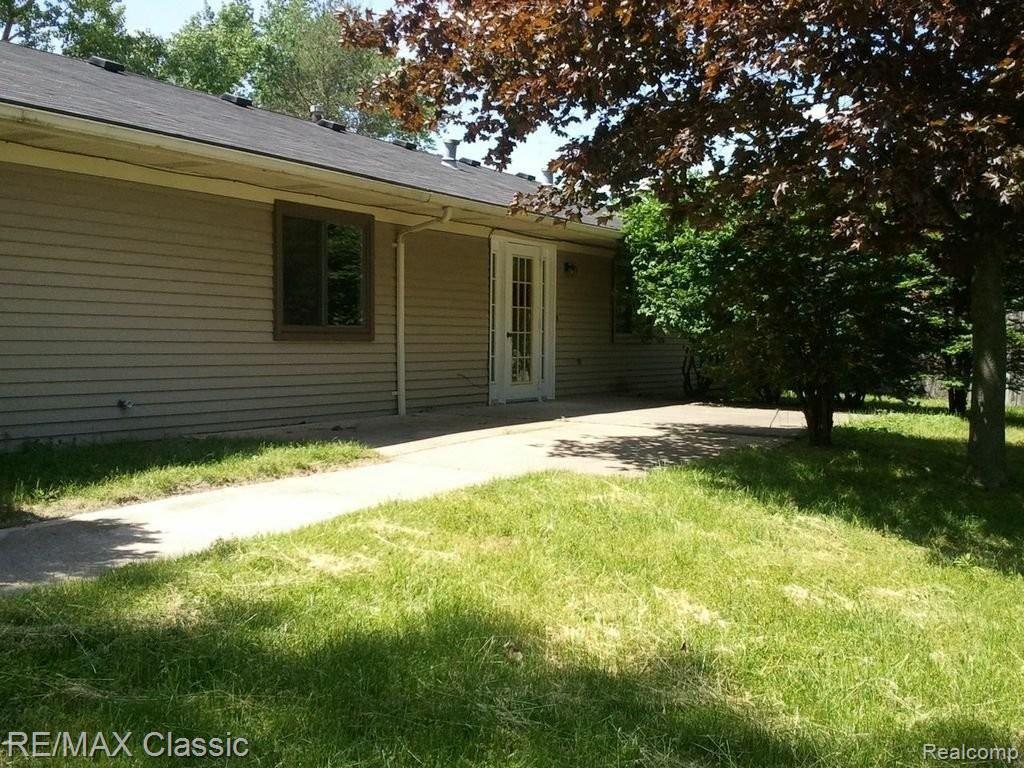 28345 Nieman Road New Boston, MI 48164 - Photo 19 of 19 BACK 3.jpg