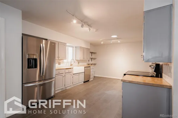 $2,845 | 850 South Harlan Street, Lakewood, CO 80226