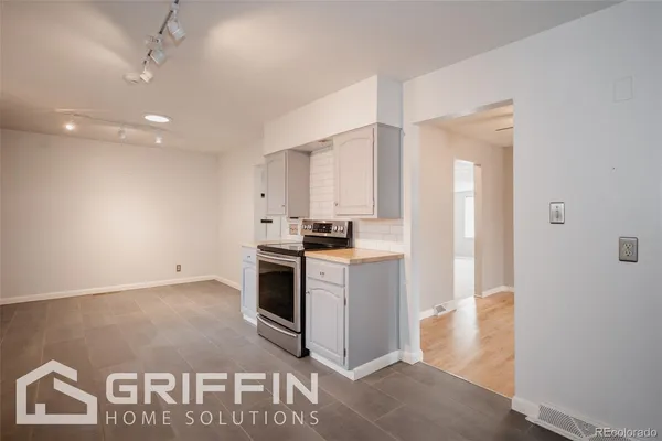 $2,845 | 850 South Harlan Street, Lakewood, CO 80226