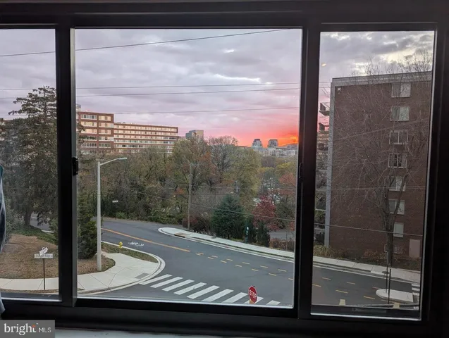 $2,200 | 1300 South Arlington Ridge Road, Unit 618, Arlington, VA 22202