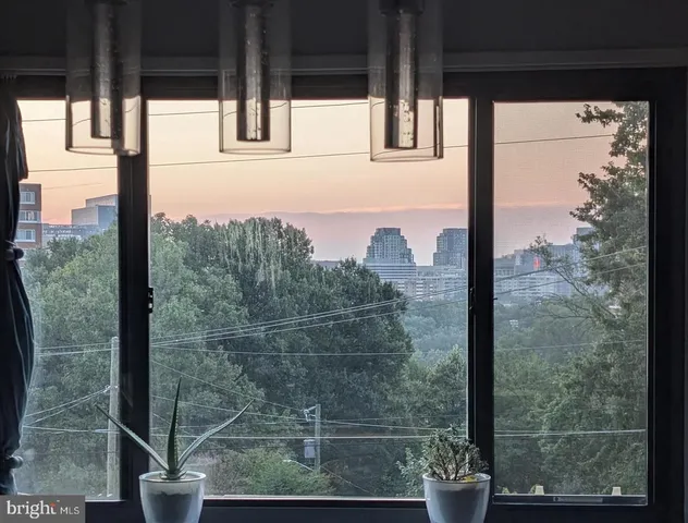 $2,200 | 1300 South Arlington Ridge Road, Unit 618, Arlington, VA 22202