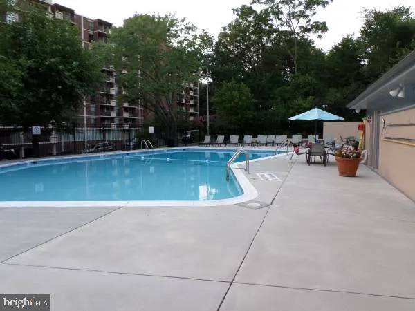 $2,200 | 1300 South Arlington Ridge Road, Unit 618, Arlington, VA 22202