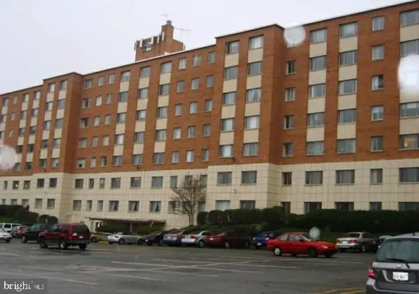 $2,200 | 1300 South Arlington Ridge Road, Unit 618, Arlington, VA 22202