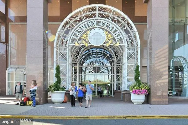 $2,200 | 1300 South Arlington Ridge Road, Unit 618, Arlington, VA 22202