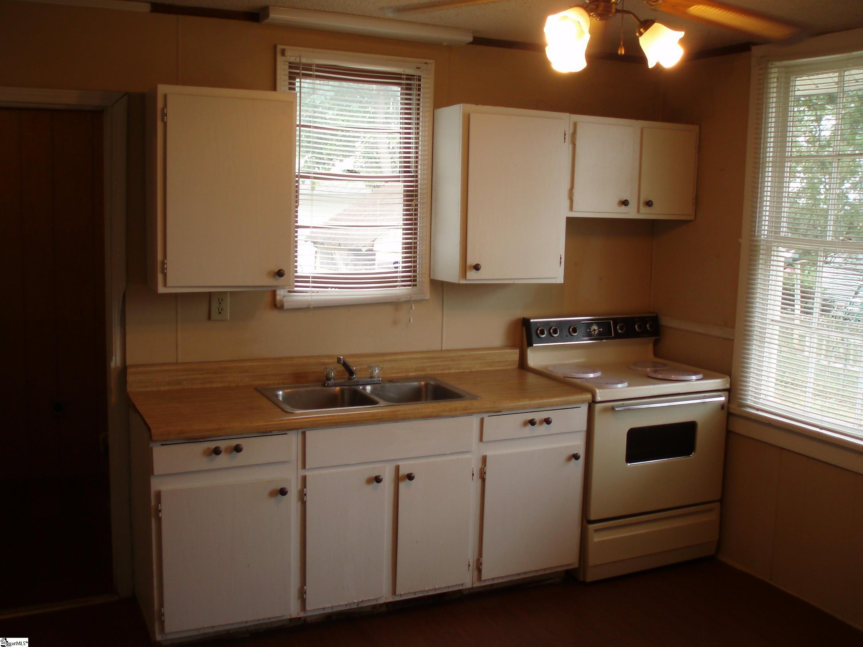 8140 7th Street Boiling Springs, SC 29316 - Photo 8 of 13 Gallery Image 8