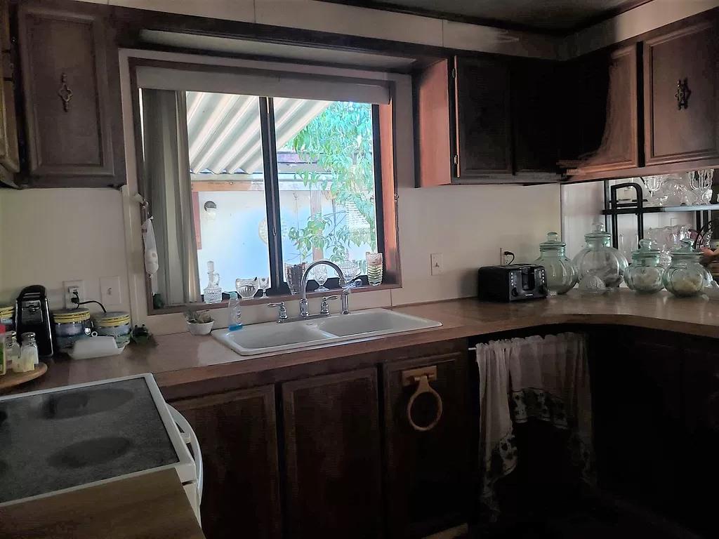 283 South Old Stage Road Cave Junction, OR 97523 - Photo 8 of 28 283 _Inside House Kitchen 2