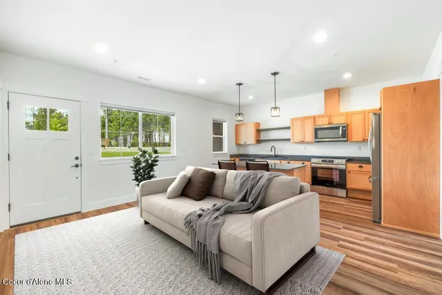 $295,000 | 50 Carnelian Avenue, Unit 203, Ponderay, ID 83852