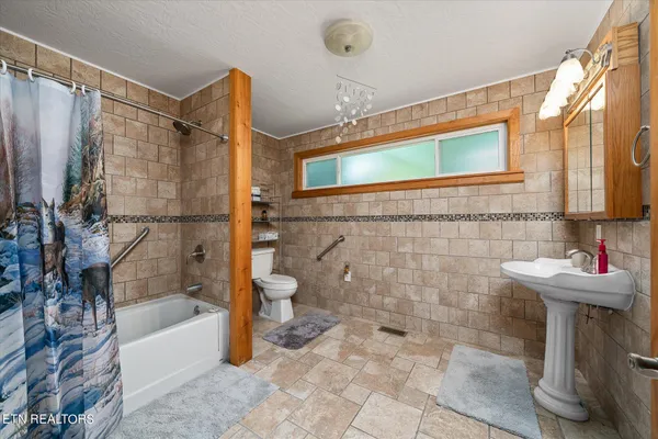 $459,000 | 213 Indian Rock Trail, Jamestown, TN 38556
