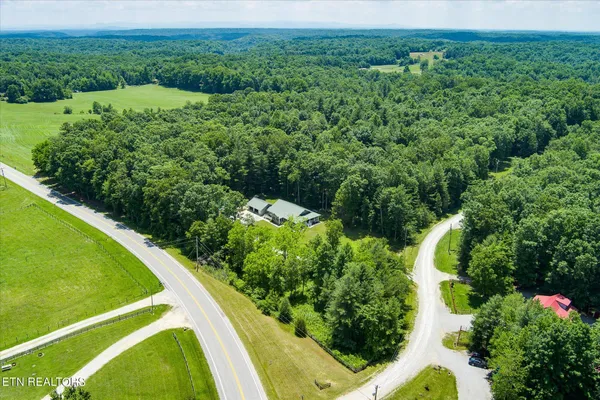 $459,000 | 213 Indian Rock Trail, Jamestown, TN 38556