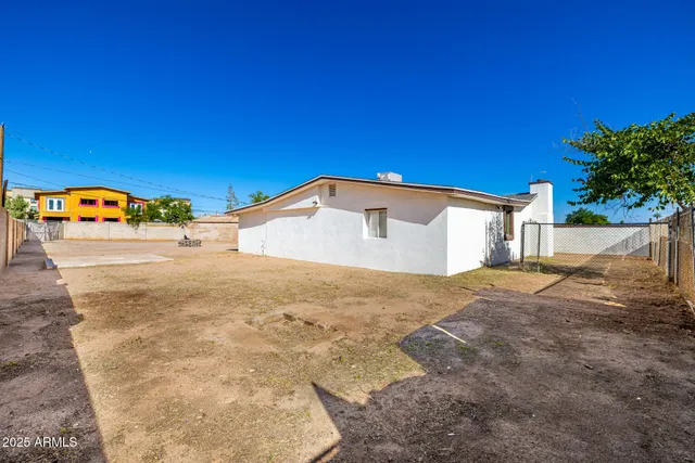 a view of parking area