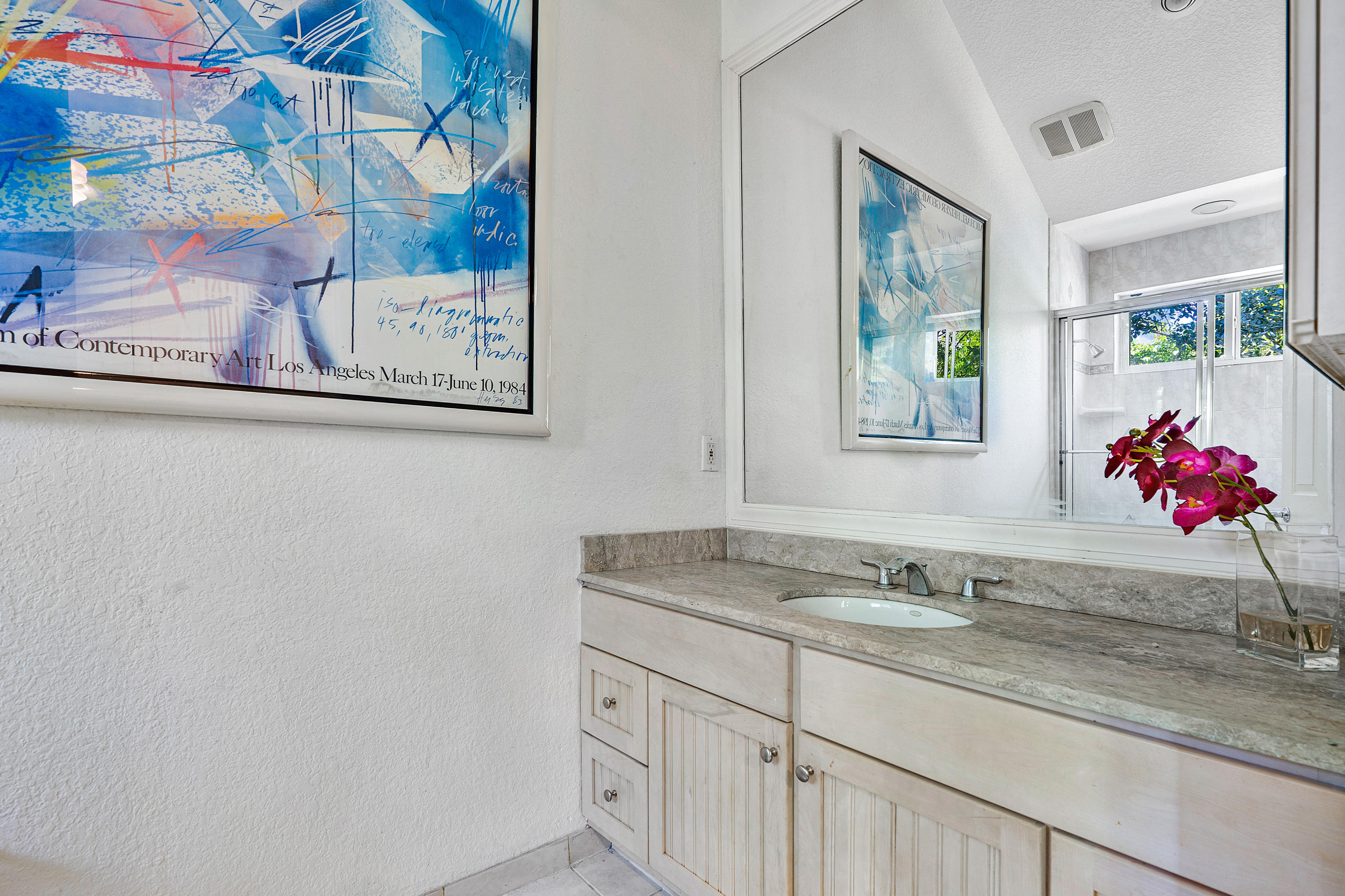 862 Bailey Street Boca Raton, FL 33487 - Photo 20 of 38 Guest Bath