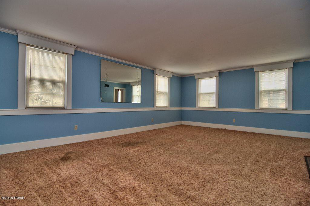 915 Long Ridge Road Hawley, PA 18428 - Photo 10 of 64 Living Room