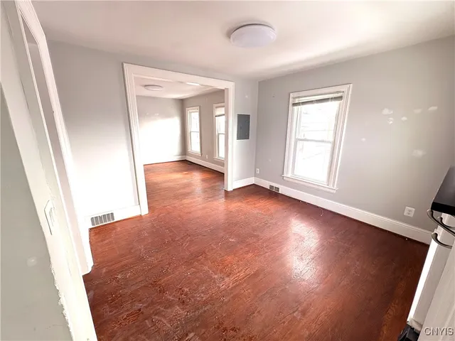 $1,250 | 90 Washington Street, Auburn, NY 13021