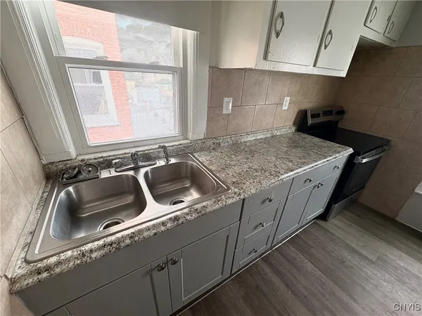 $1,200 | 90 Washington Street, Auburn, NY 13021