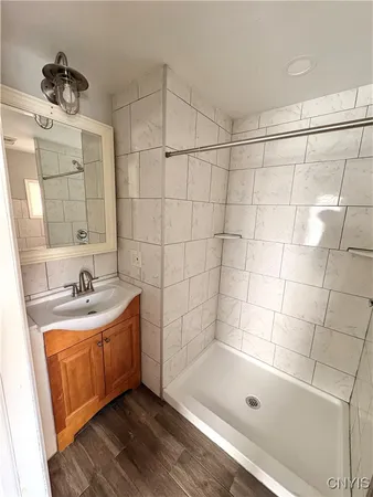 $1,200 | 90 Washington Street, Auburn, NY 13021