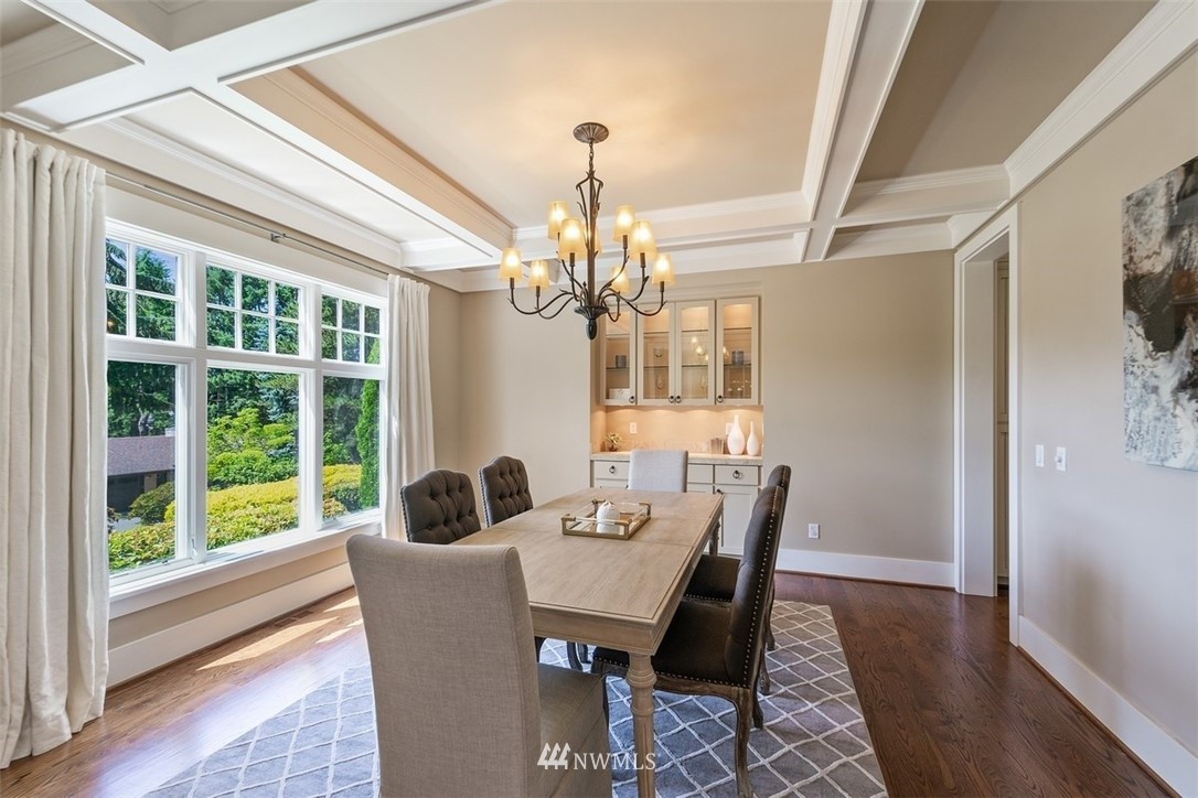 3028 Hunts Point Circle Hunts Point, WA 98004 - Photo 11 of 24