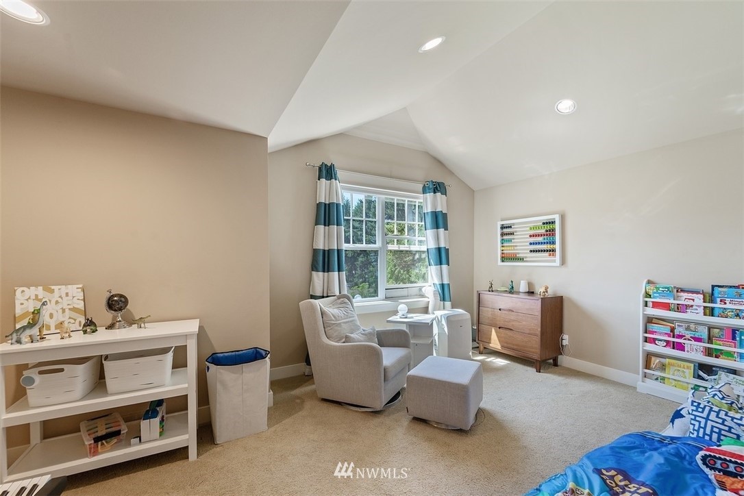 3028 Hunts Point Circle Hunts Point, WA 98004 - Photo 19 of 24