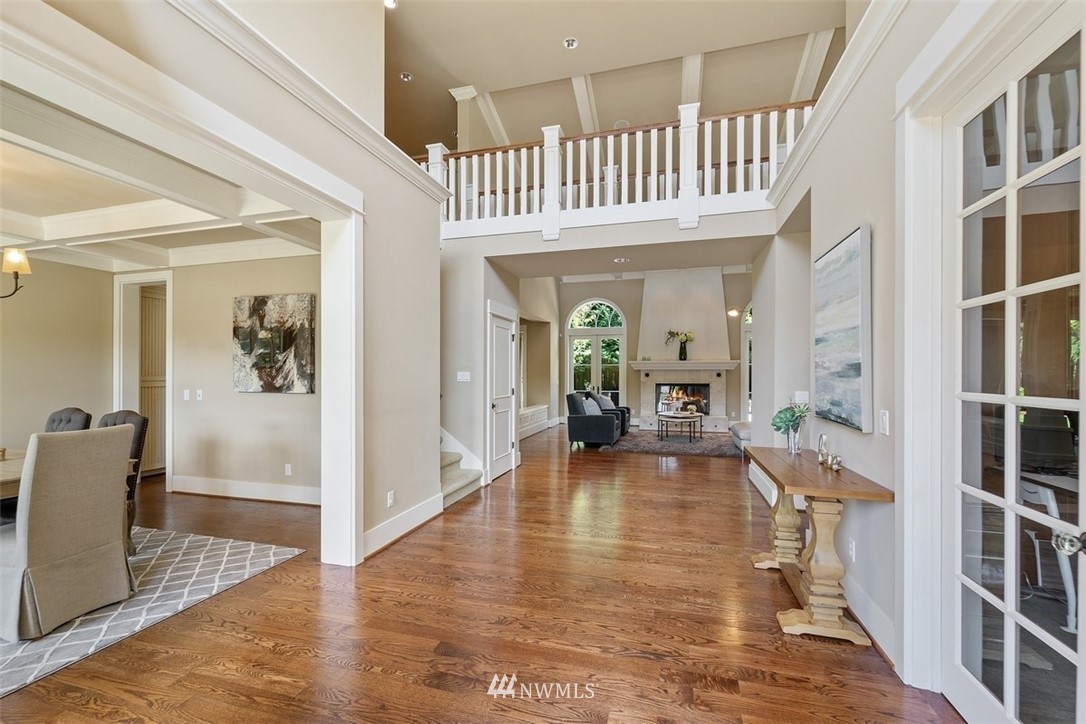 3028 Hunts Point Circle Hunts Point, WA 98004 - Photo 3 of 24