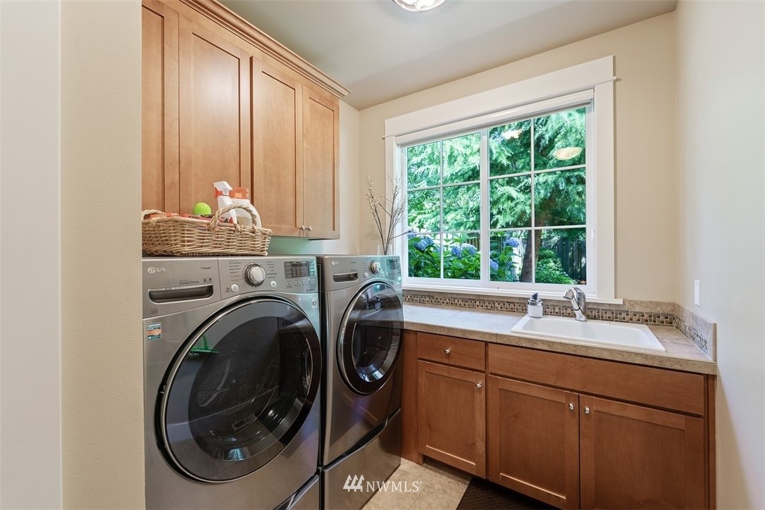 3028 Hunts Point Circle Hunts Point, WA 98004 - Photo 21 of 24