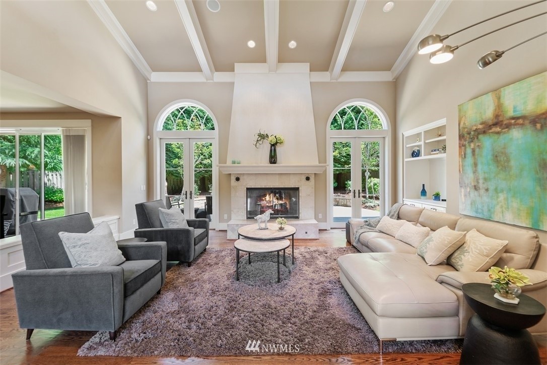 3028 Hunts Point Circle Hunts Point, WA 98004 - Photo 4 of 24