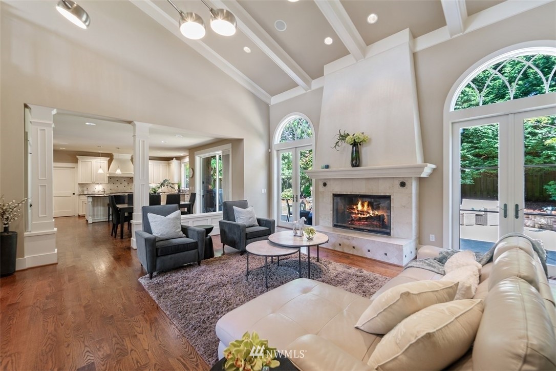 3028 Hunts Point Circle Hunts Point, WA 98004 - Photo 5 of 24