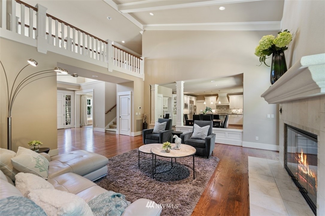 3028 Hunts Point Circle Hunts Point, WA 98004 - Photo 6 of 24