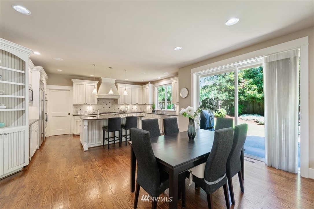 3028 Hunts Point Circle Hunts Point, WA 98004 - Photo 10 of 24