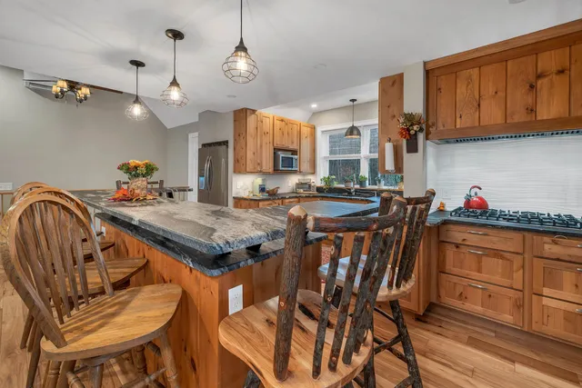 $1,875,000 | 1 Sanctuary Lane, Meredith, NH 03253