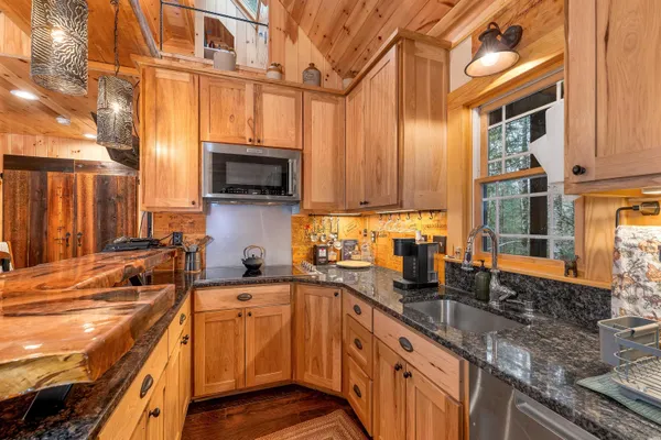 $1,875,000 | 1 Sanctuary Lane, Meredith, NH 03253