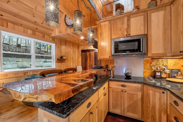 $1,875,000 | 1 Sanctuary Lane, Meredith, NH 03253